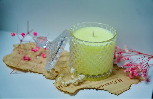 Naomi candle